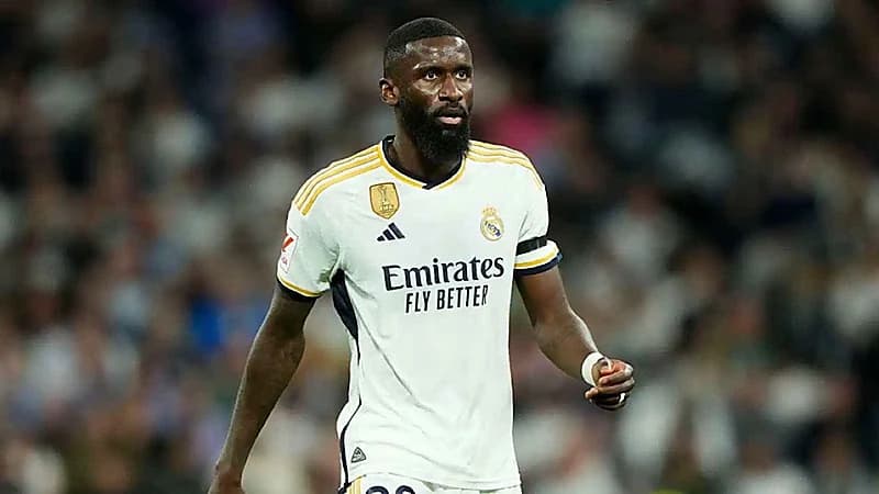 ريال مدريد يتلقى ضربة موجعة بسبب إصابة مدافعه