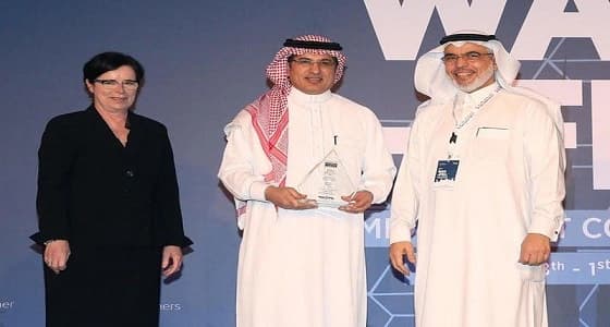 " about her " يحصد جائزة أفضل انطلاقة لموقع جديد في مؤتمر " وان -إيفرا "