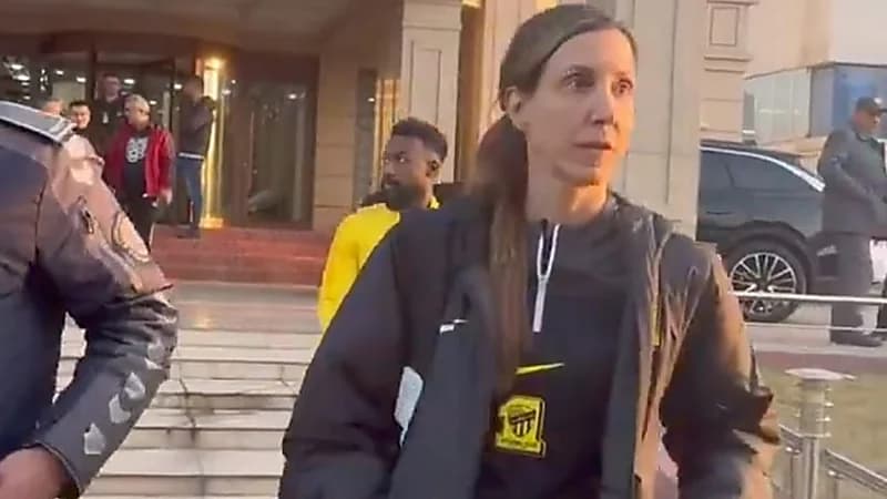 الظهور الأول للطبيبة النفسية التي تعاقد معها الاتحاد .. فيديو