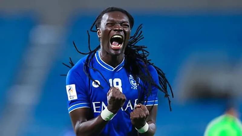 "جوميز" يفاجئ "الشهري" برسالة خاصة