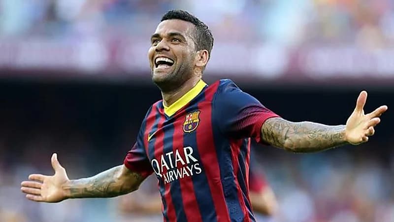 عودة "ألفيش" إلى برشلونة رغم شائعات إنهاء مسيرته الكروية