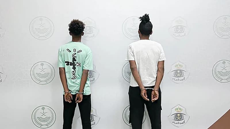 ضبط شخصين لسرقتهما مركبات من مواقع مختلفة في جدة 