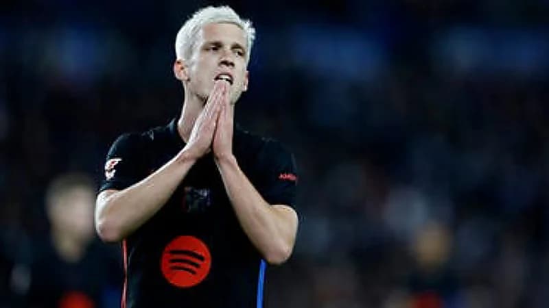 بيان لبرشلونة ردا على رفض تسجيل أولمو وفيكتور