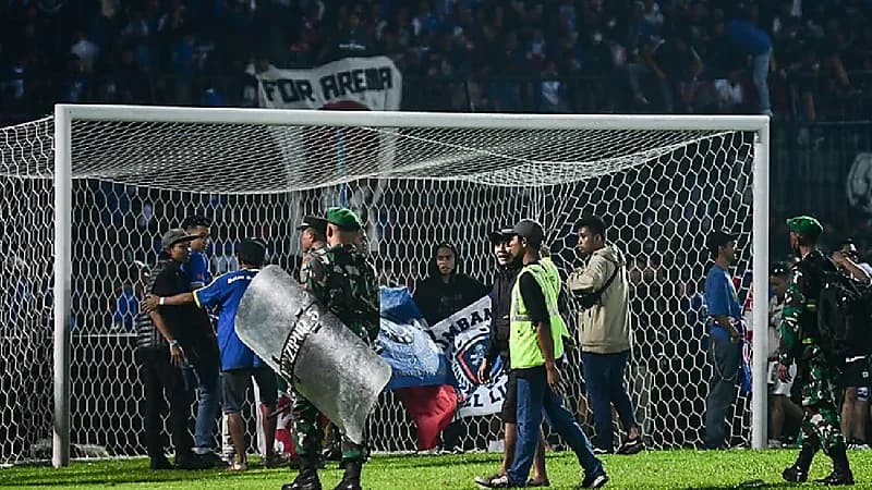 "فيفا" يتحرك في كارثة ملعب إندونيسيا