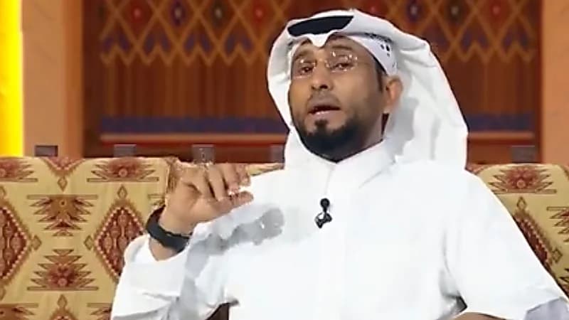 عمر الكاملي : غرفة ملابس الاتحاد مظلمة والسبب التوتر الحاصل بين اللاعبين .. فيديو