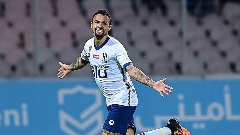 ميشايل يستعد للرحيل عن الهلال ويحدد وجهته القادمة