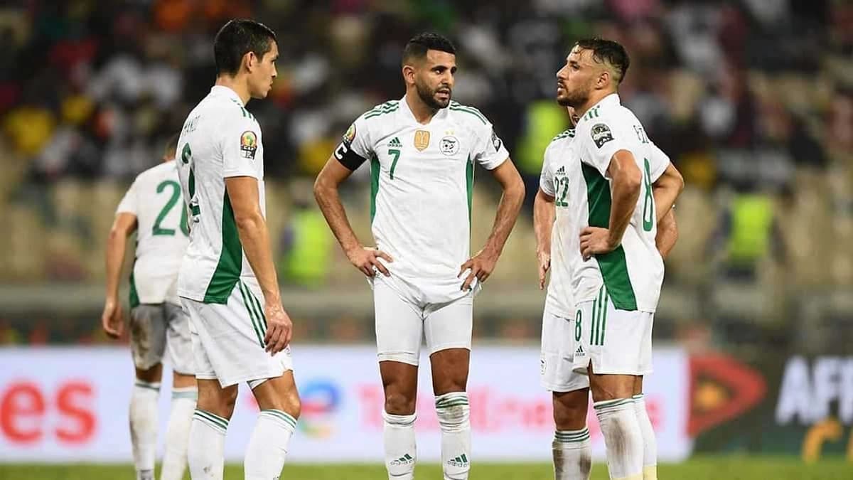 بعد منعه من التصوير.. محرز وبلايلي يعيدان الاعتبار لمشجع مسن ... فيديو