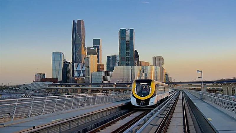 تعليق جزئي للخدمة بقطار الرياض