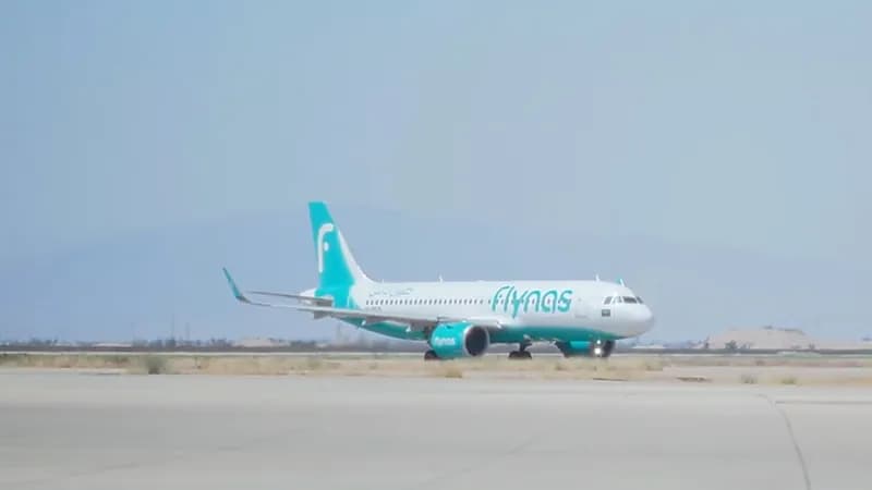 طيران ناس يحقق حلم 26 سورياً بأداء مناسك العمرة.. فيديو