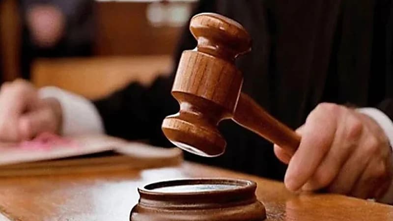 قاض يطلق سراح متهم بالاعتداء الجنسي بسبب ملابس الضحية