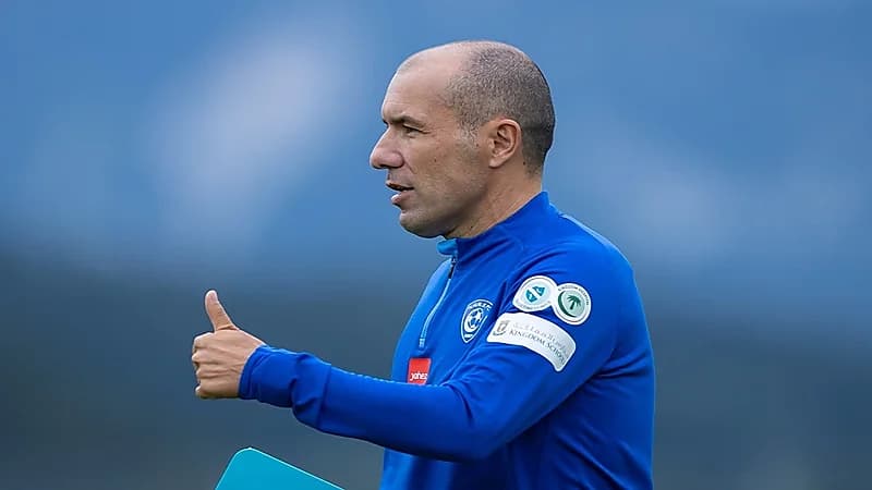 مدرب الهلال يطلب رحيل 3 لاعبين أجانب بينهم غوميز