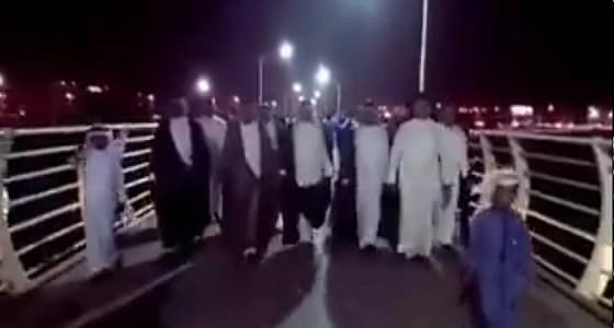 الأحوازيون يتحدون النظام الإيراني ويتجولون في ساعات الحظر