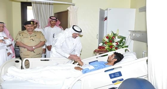 " الزهراني " يزور مصابي نجران ويطمئن على حالتهم