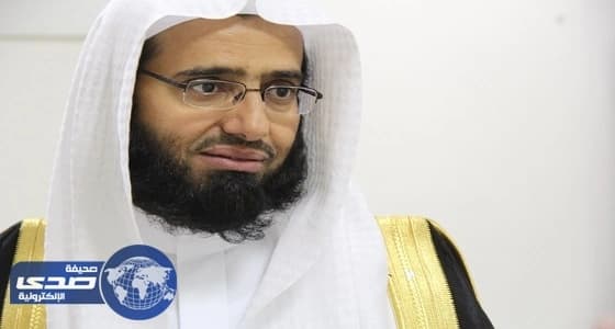 بالفيديو.. الشيخ الفوزان يعلق على ظاهرة تمزيق الكتب الدراسية