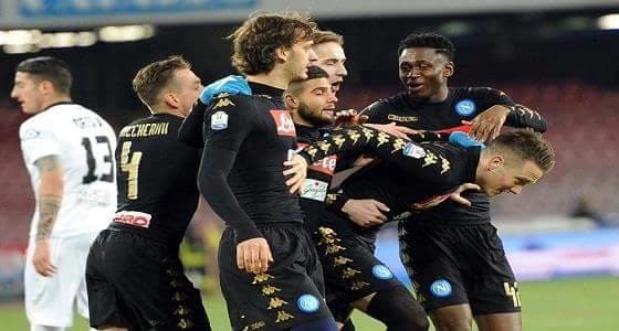 نابولي يسحق سبيزيا في كأس إيطاليا