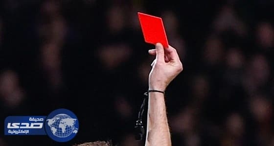 بالفيديو.. أغرب طريقة للاعتراض على الحكم بالدوري الفيتنامي