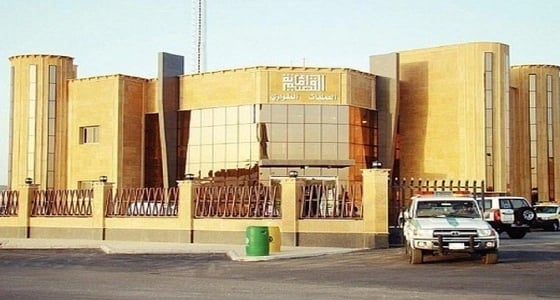 أمانة القصيم تصادر 350 جالون مخلل مجهولة المصدر