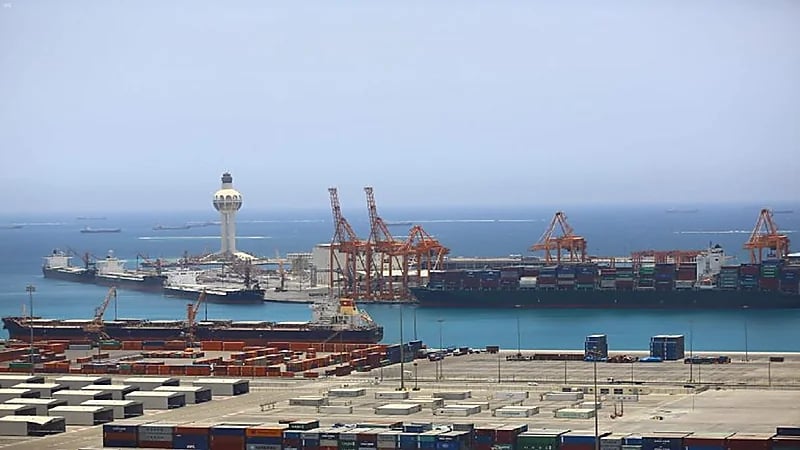 إطلاق مبادرة تسهيل إجراءات استيراد الحاويات الفارغة في الموانئ