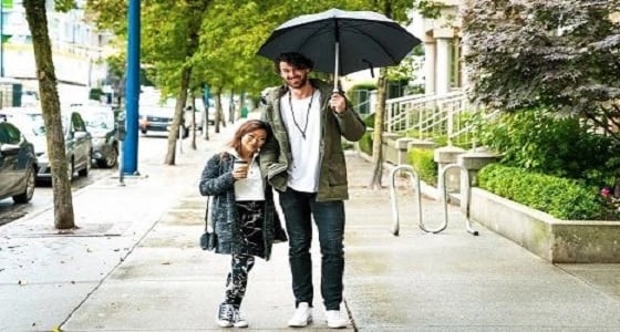 بالفيديو .. المرأة القصيرة أكثر جذبا للرجل وتشعره بقوته 