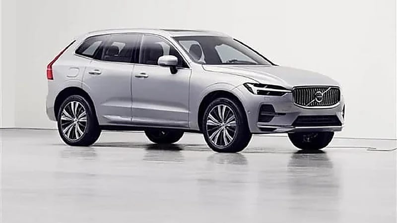 فولفو تزيح الستار عن سيارتها الجديدة XC60 موديل 2022
