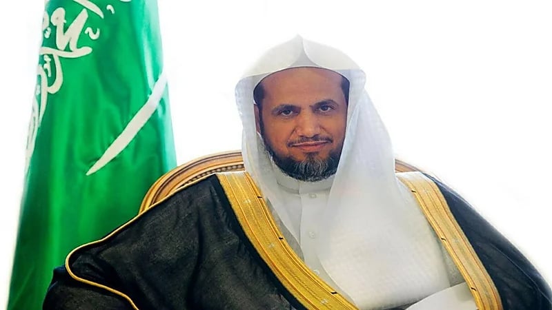 النائب العام يوجه بسرعة القبض على شاب تعدى لفظياً على فتاتين