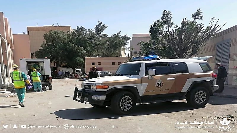 بالصور.. أمانة الرياض تغلق سوق اللحوم في البطحاء