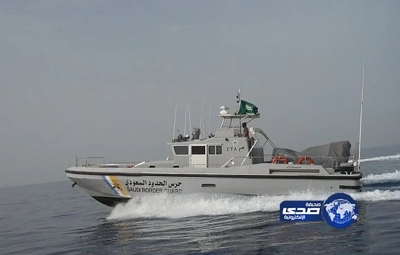 حرس الحدود ينقذ شخصين في الجبيل