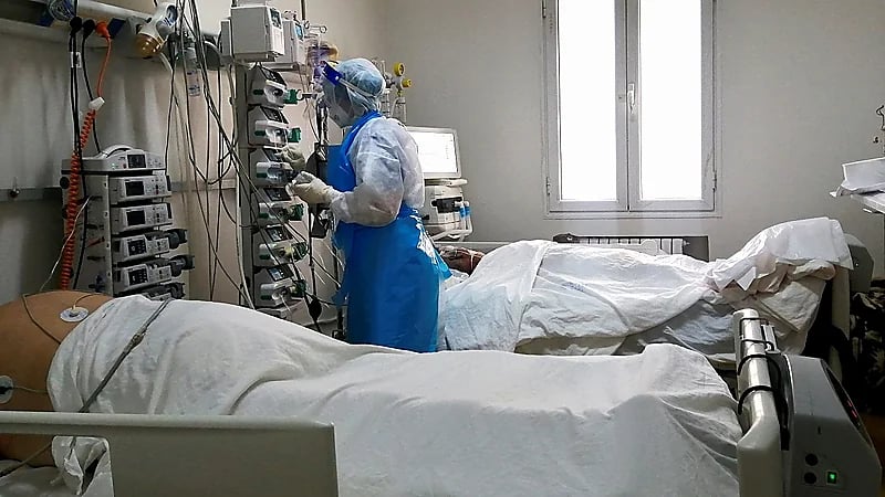 الصحة تقلص فترة التعافي للمصابين بكورونا  في توكلنا