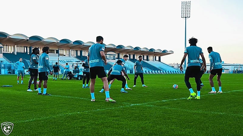 عودة نجمي الهلال إلى الملاعب قبل المونديال