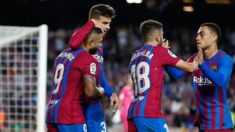 برشلونة يكتسح فالنسيا برباعية