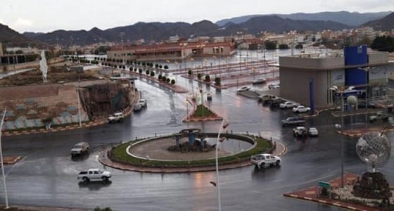 أمطار خفيفة على محافظة ظهران الجنوب