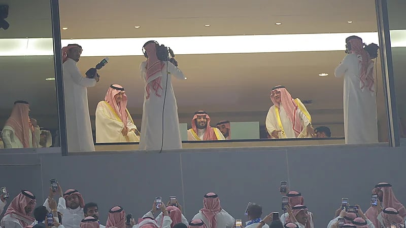 ولي العهد يصل لملعب الجوهرة لحضور نهائي كأس الملك .. فيديو