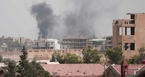 مقتل 19 مدنيًا بينهم 7 أطفال في قصف جوي على إدلب السورية