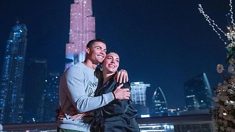 شاهد.. رونالدو يفاجئ  جورجينا في عيد ميلادها بإحتفال خيالي