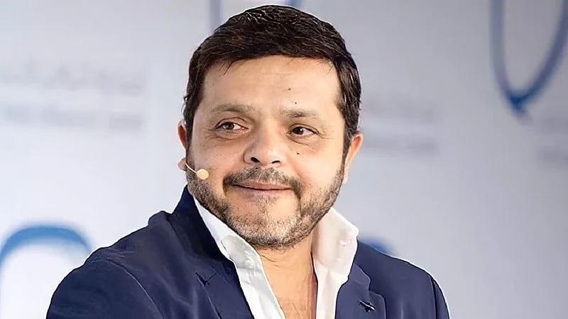 محمد هنيدي يمازح المنضمين لتويتر بعد عطل "فيس بوك"