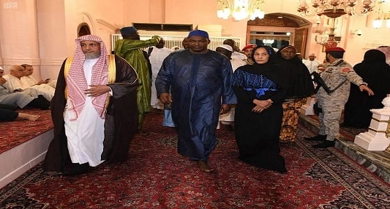 رئيس جمهورية جامبيا يزور المسجد النبوي