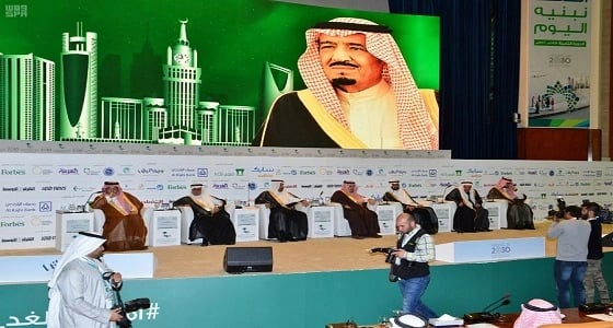 نيابة عن خادم الحرمين الشريفين.. أمير منطقة الرياض يفتتح المنتدى الاقتصادي في دورته الثامنة