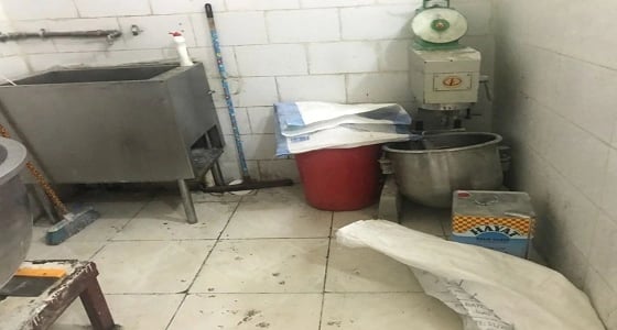 بالصور.. إغلاق مطعم وبقالات مخالفة بشرائع مكة