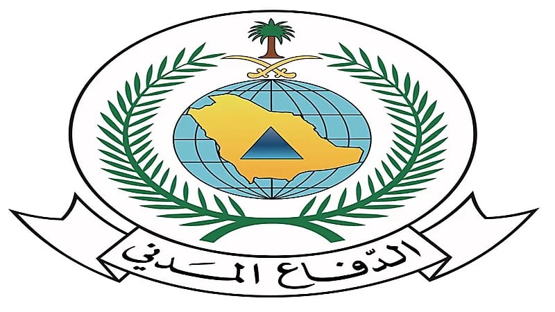 إنقاذ شخص علقت مركبته في مجرى السيل بتبوك