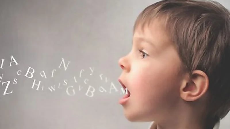 بالفيديو.. الكشف عن الطرق الصحيحة للتعامل مع الطالب المتلعثم أو المتأتئ