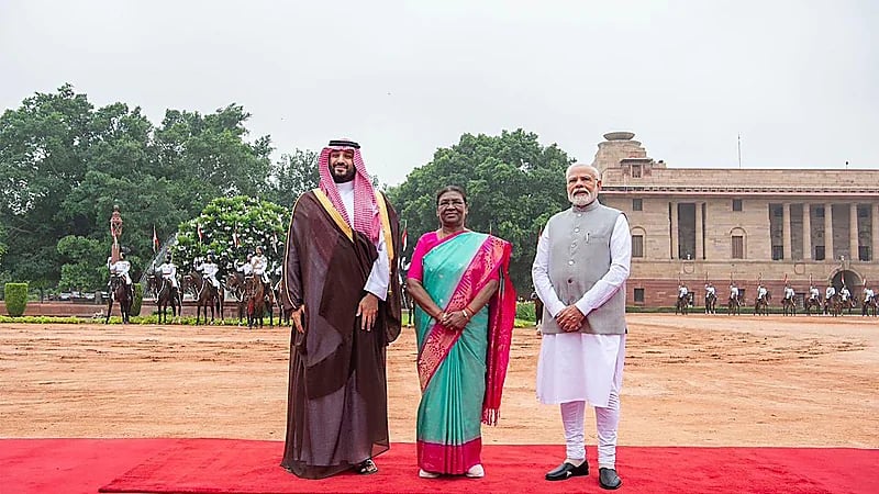 رئيسة الهند تستقبل ولي العهد .. فيديو
