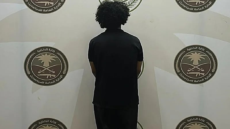 ضبط مواطن لنقله 7 مخالفين في جازان