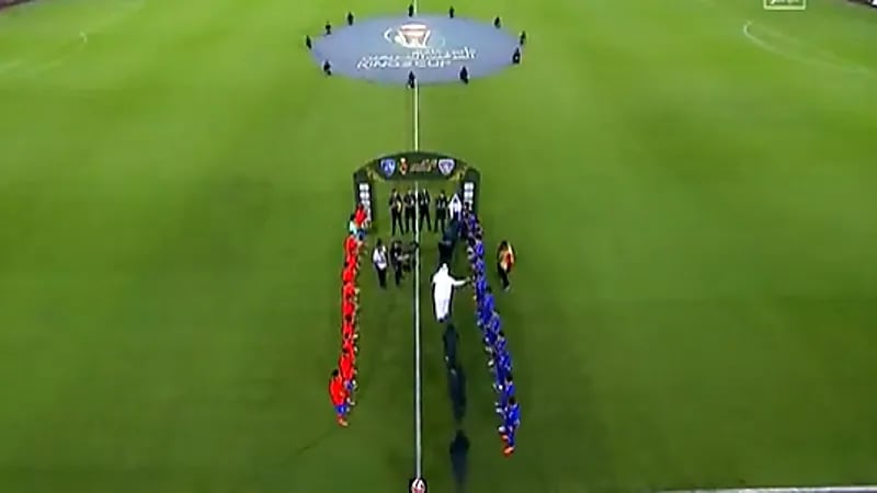 بالفيديو.. ممر شرفي للطلاب الفائزين بـ آيسف 2022⁩ في نهائي كأس الملك