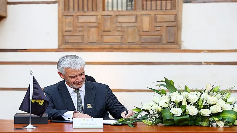 الاتحاد يوقع عقد رعاية مع شركة تطوير البلد