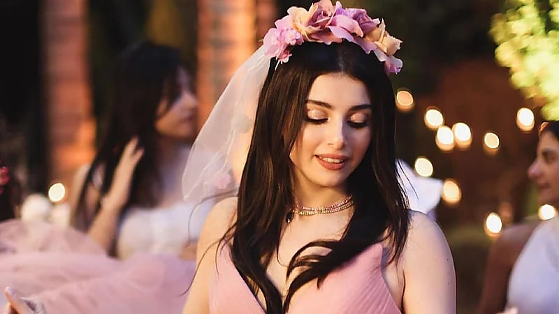 ماريتا الحلاني تودع عزوبيتها بحفل مميز وإطلالة جذابة .. صور