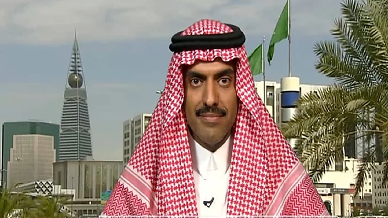 فيديو .. بدران الحنيحن يروي قصة علم المملكة بالدرعية