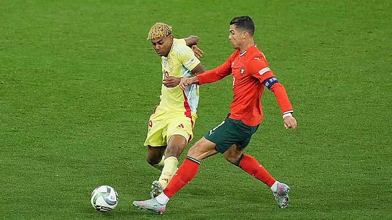 عادل رامي ينتقد يامال: يقلد السجناء وتصرف ببرود مع رونالدو