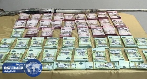 تفاصيل الإطاحة بسارقي سيارة نقل الأموال في القصيم