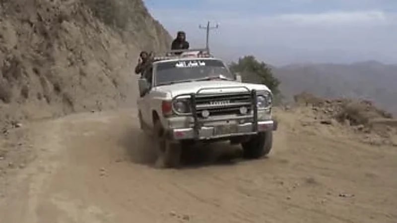 مسلح حوثي يقتل زوجته ووالدتها بطريقة مروعة