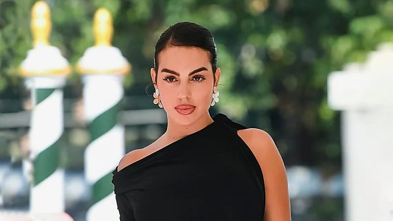 جورجينا تفاجأ بهوية ضيف رونالدو الجديد في لقطة طريفة .. فيديو